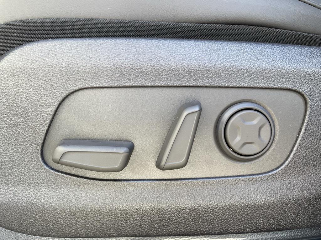 new 2026 Kia Carnival Hybrid car, priced at $43,224