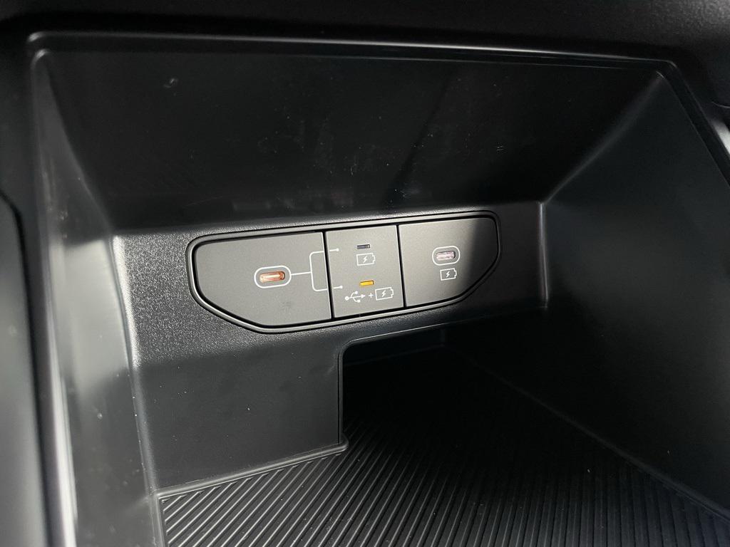 new 2026 Kia Sorento car, priced at $31,635