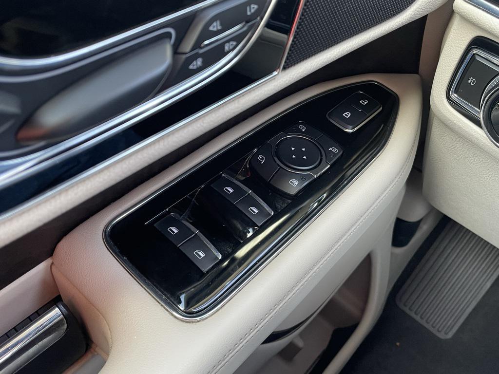 used 2021 Lincoln Navigator car, priced at $38,899