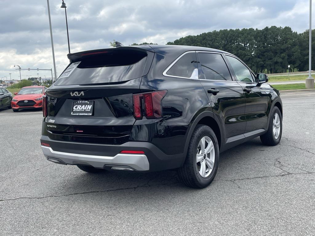 new 2025 Kia Sorento car, priced at $30,136