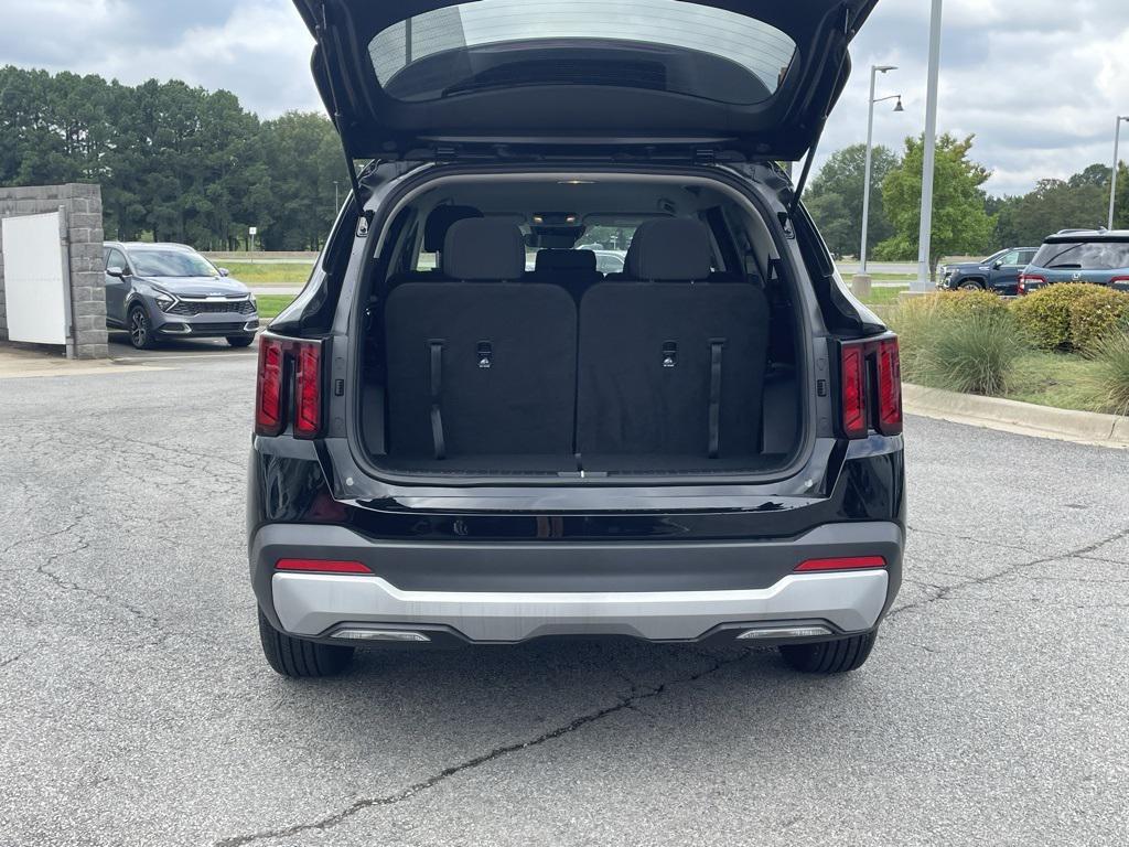 new 2025 Kia Sorento car, priced at $30,136