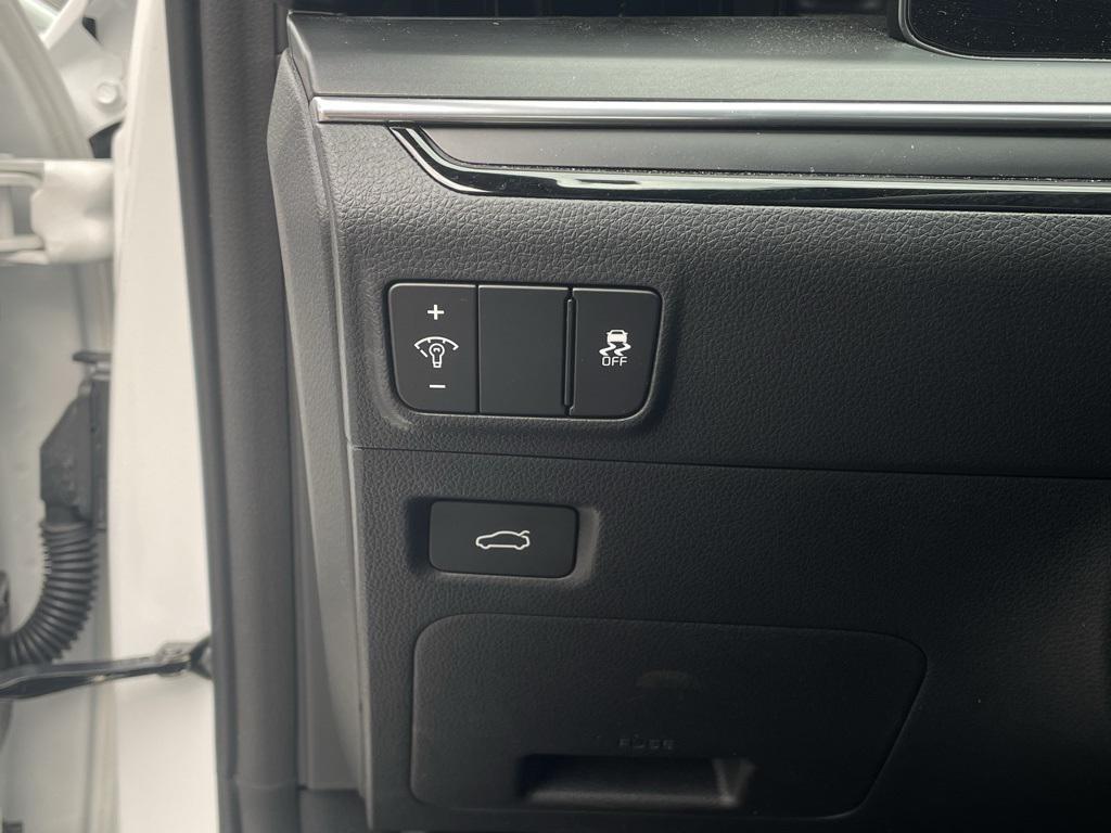 new 2025 Kia K5 car, priced at $30,866