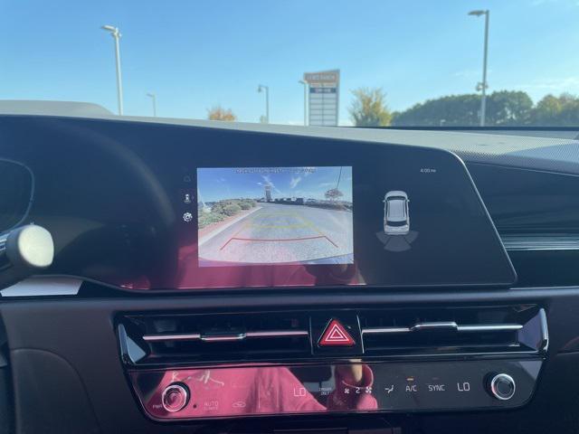 new 2025 Kia Niro car, priced at $31,337