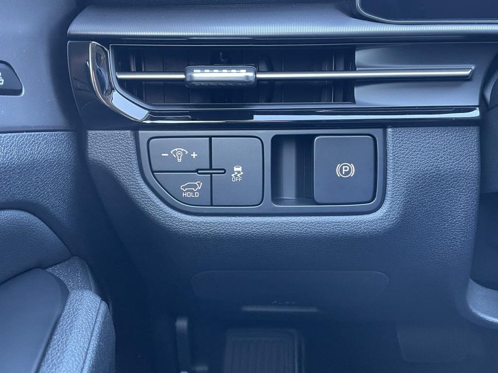 new 2026 Kia Sportage car, priced at $37,690