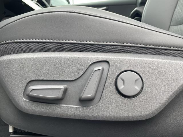 new 2025 Kia Niro car, priced at $32,056