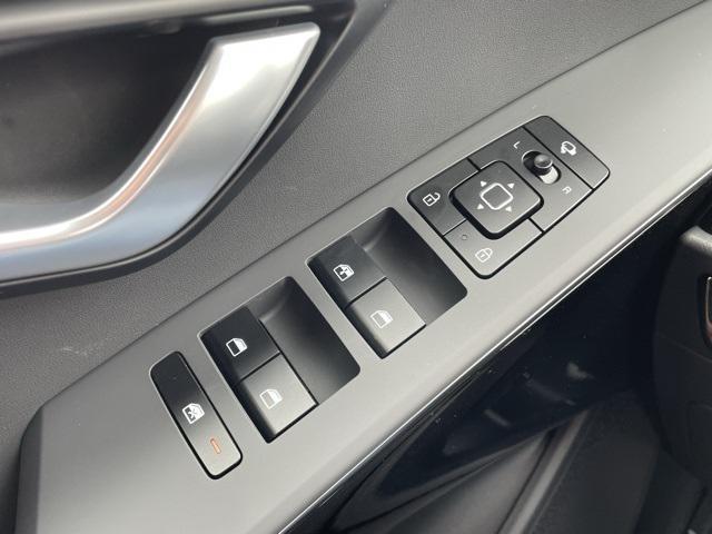 new 2025 Kia Niro car, priced at $32,056