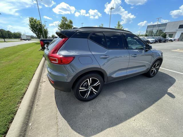 used 2022 Volvo XC40 car, priced at $25,624