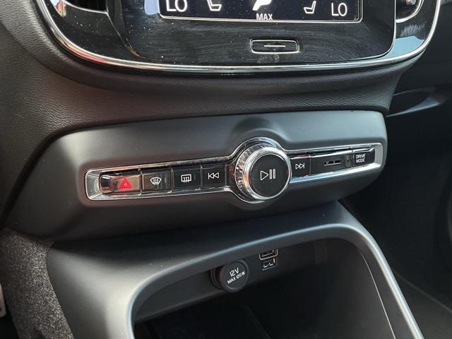 used 2022 Volvo XC40 car, priced at $25,574