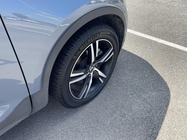 used 2022 Volvo XC40 car, priced at $25,624