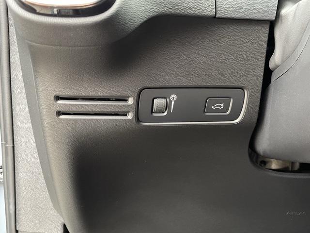 used 2022 Volvo XC40 car, priced at $25,574