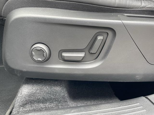 used 2022 Volvo XC40 car, priced at $25,574
