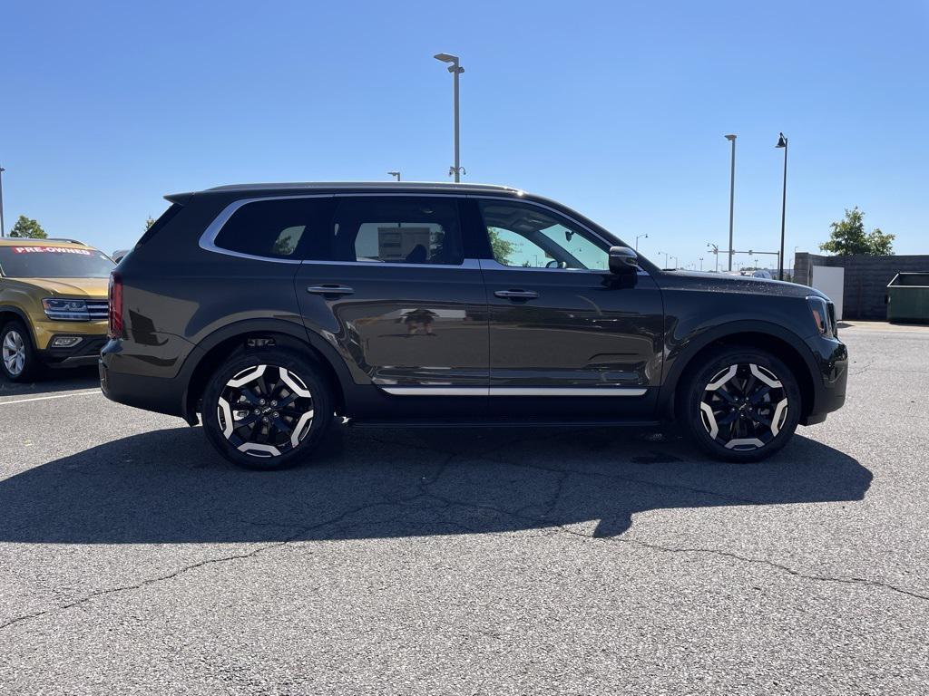 new 2025 Kia Telluride car, priced at $40,310