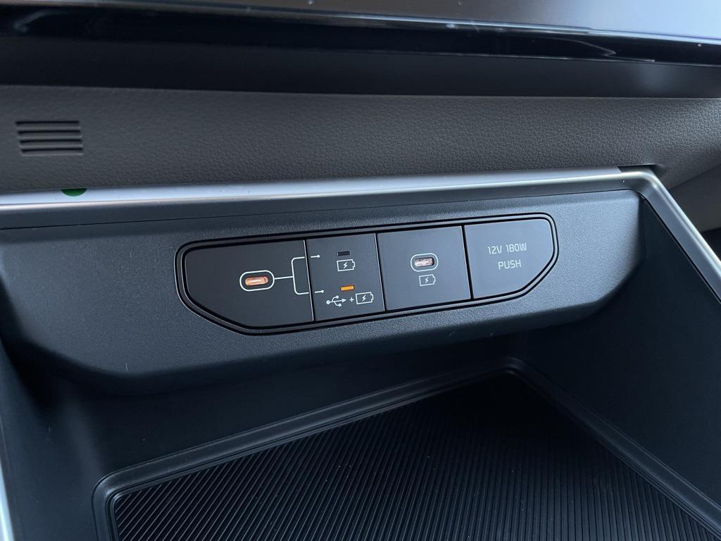 new 2026 Kia Carnival car, priced at $39,980