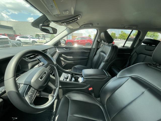 used 2023 Jeep Grand Cherokee car, priced at $33,285