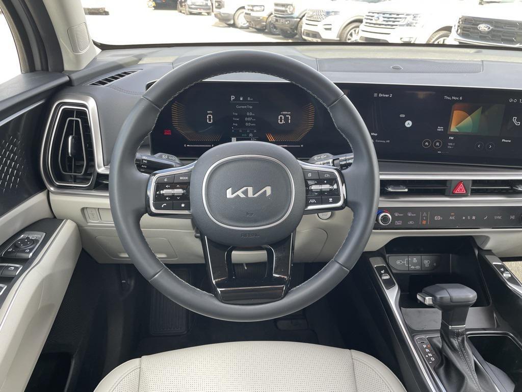used 2025 Kia Sorento car, priced at $31,909