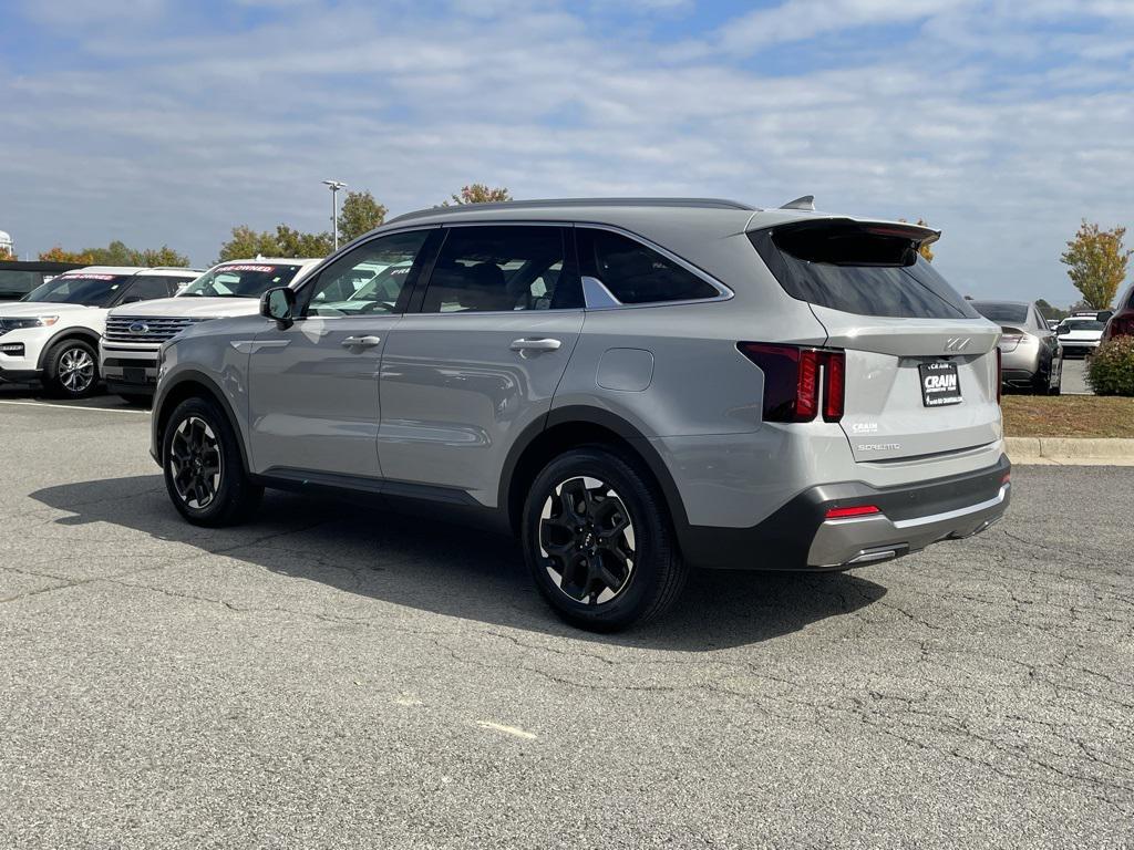 used 2025 Kia Sorento car, priced at $31,909