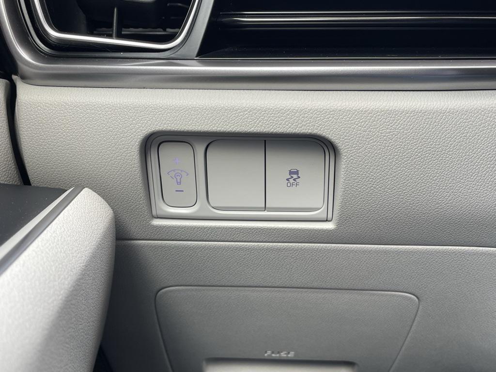 used 2025 Kia Sorento car, priced at $31,909