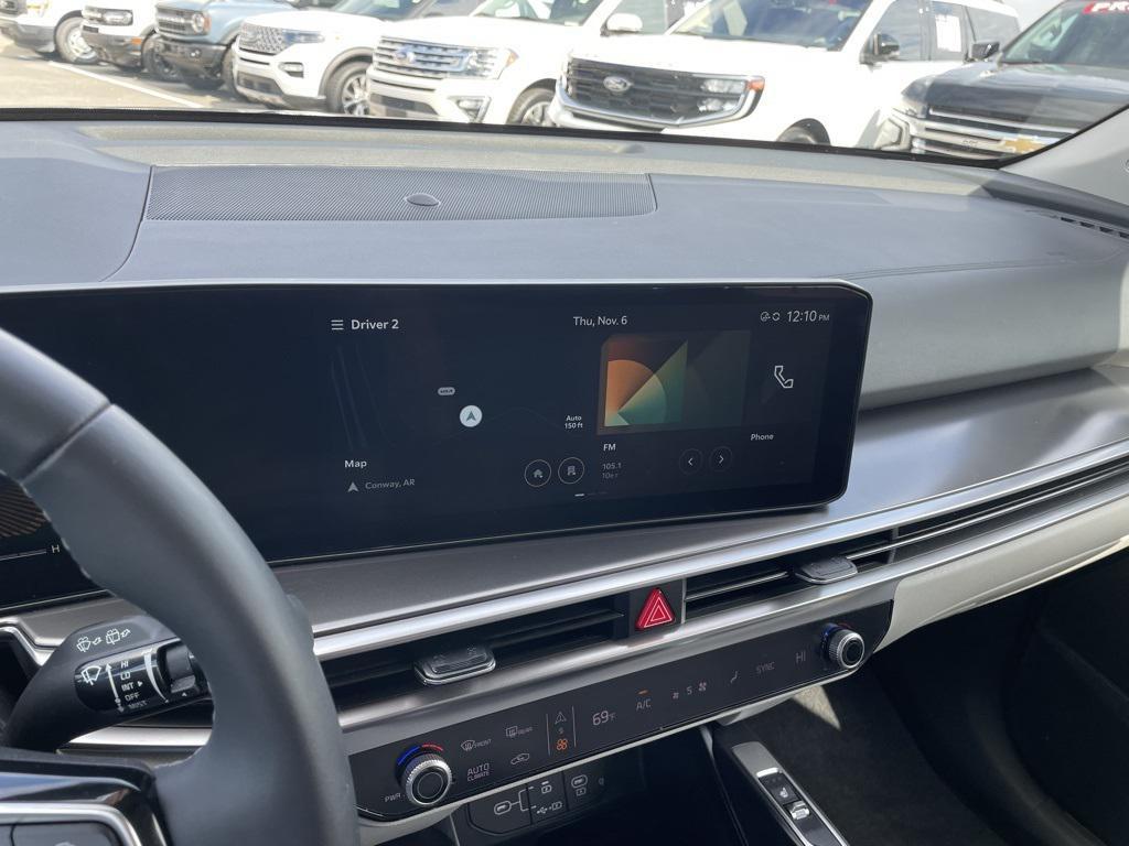 used 2025 Kia Sorento car, priced at $31,909