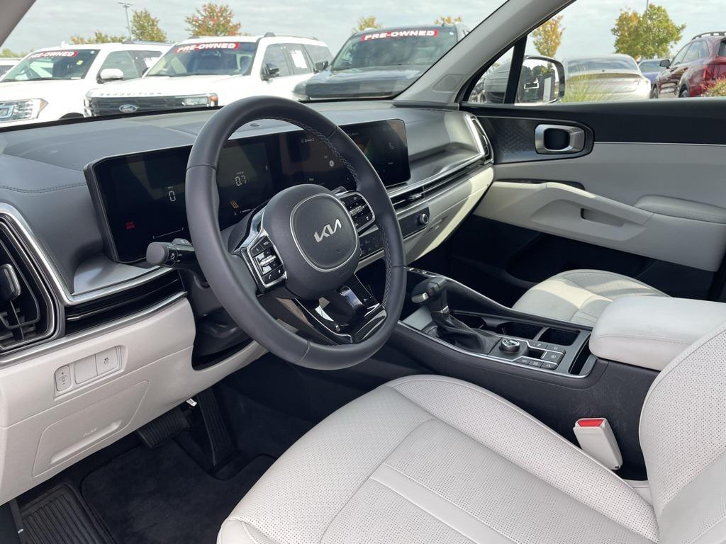 used 2025 Kia Sorento car, priced at $31,909