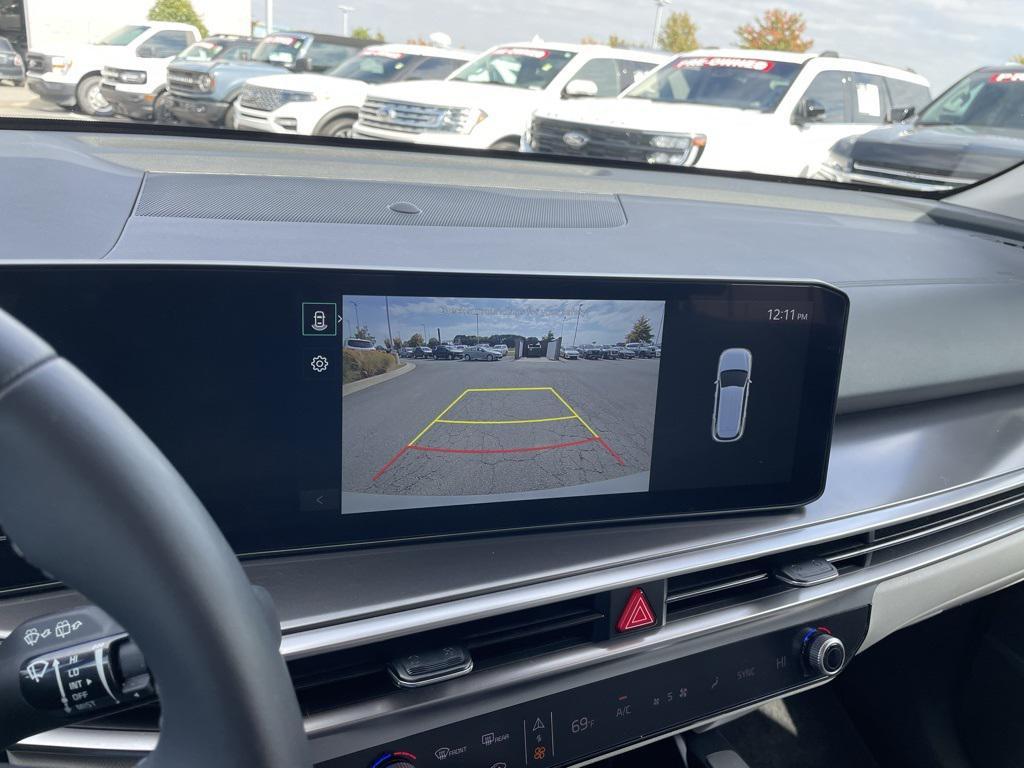 used 2025 Kia Sorento car, priced at $31,909