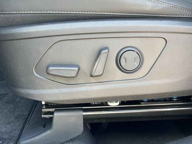 new 2025 Kia Sorento car, priced at $34,885