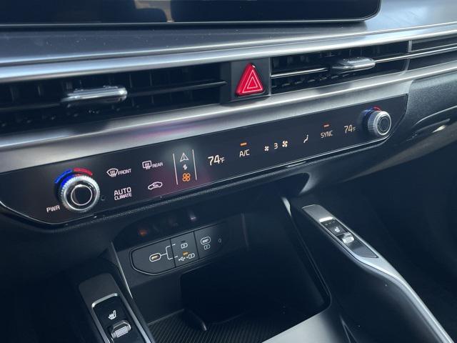 new 2025 Kia Sorento car, priced at $34,885