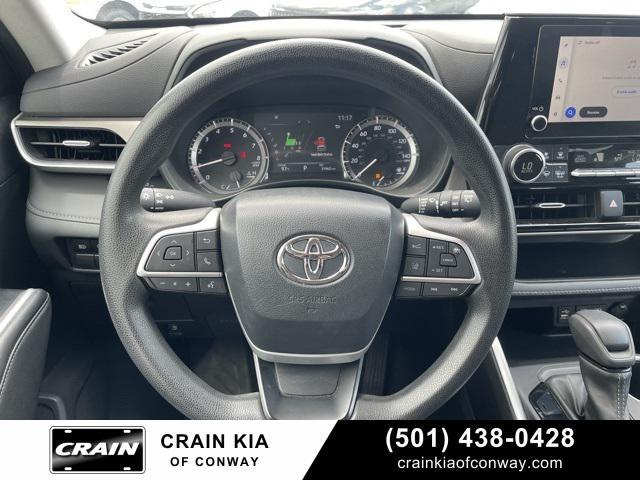 used 2023 Toyota Highlander car, priced at $32,746