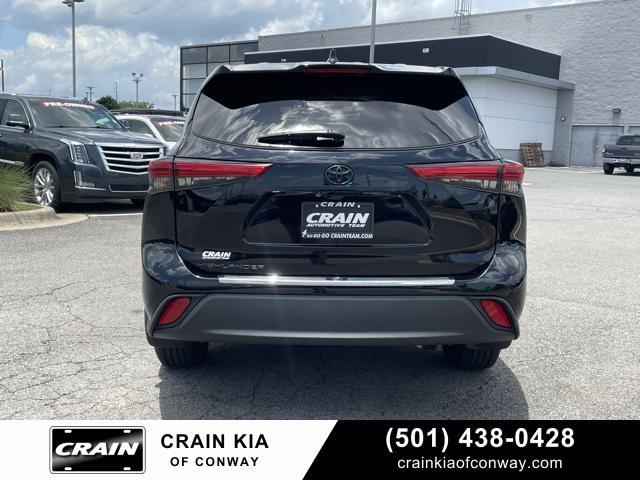 used 2023 Toyota Highlander car, priced at $32,746