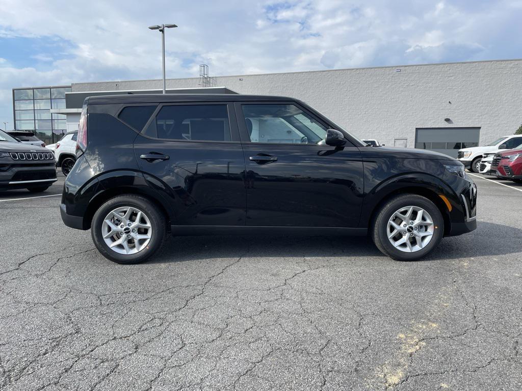new 2025 Kia Soul car, priced at $21,620