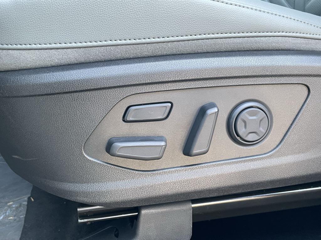 new 2025 Kia Sorento car, priced at $44,957