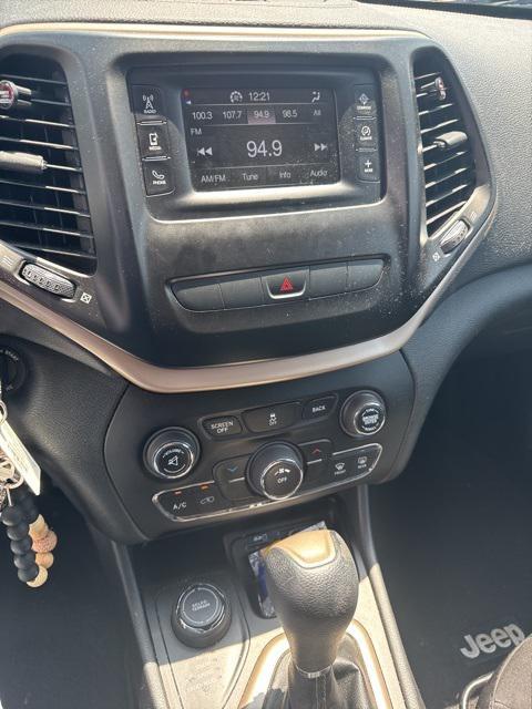 used 2014 Jeep Cherokee car, priced at $10,807