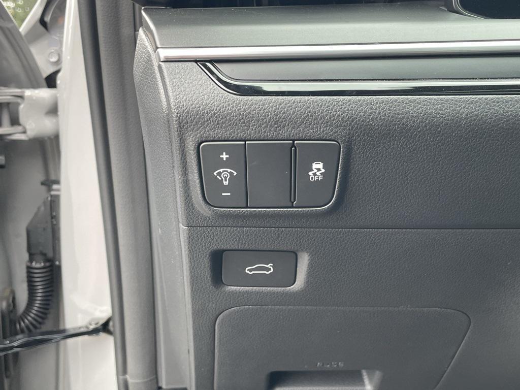 new 2026 Kia K5 car, priced at $38,735