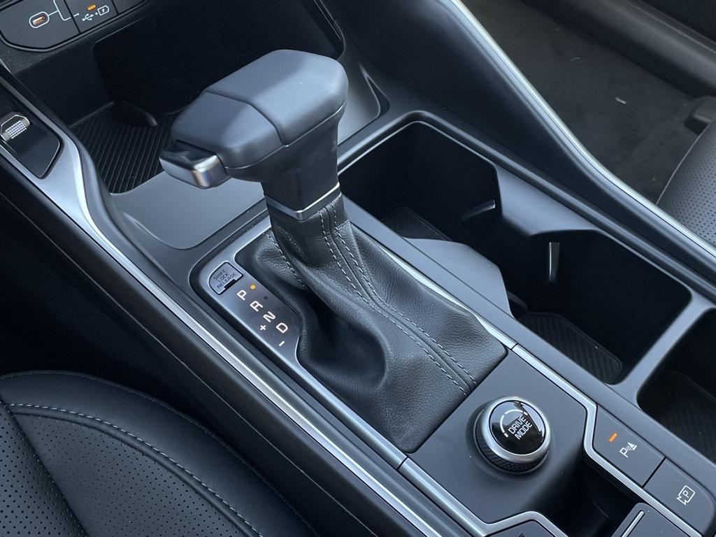 new 2025 Kia Sorento car, priced at $35,935