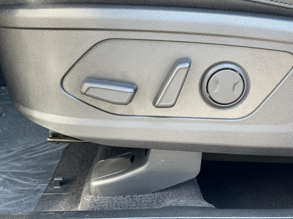 new 2025 Kia Sorento car, priced at $35,935