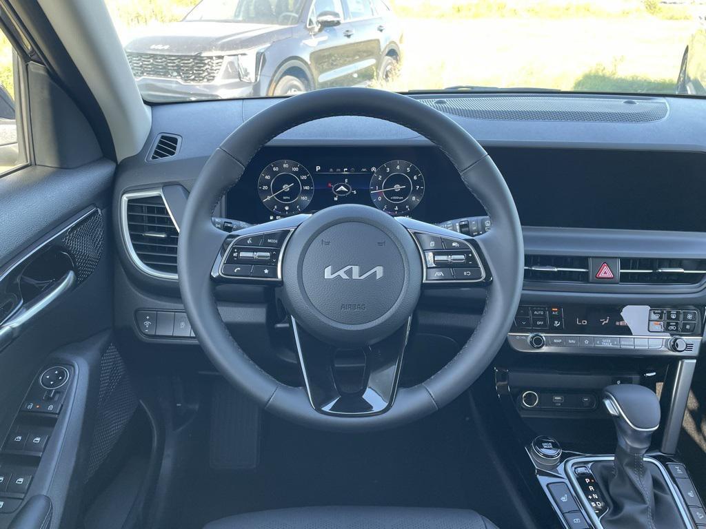 new 2026 Kia Seltos car, priced at $30,285