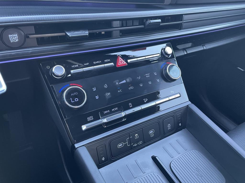 used 2024 Hyundai Santa Fe car, priced at $37,715