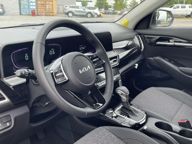 new 2025 Kia Seltos car, priced at $25,408
