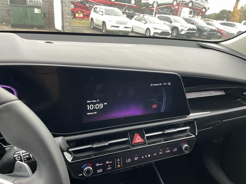 new 2025 Kia Niro car, priced at $29,085