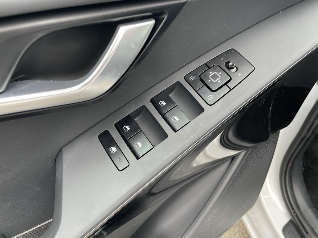 new 2025 Kia Niro car, priced at $29,085