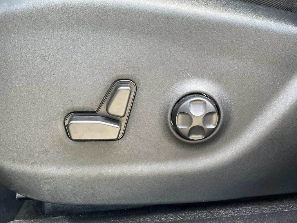 used 2021 Jeep Cherokee car, priced at $18,379