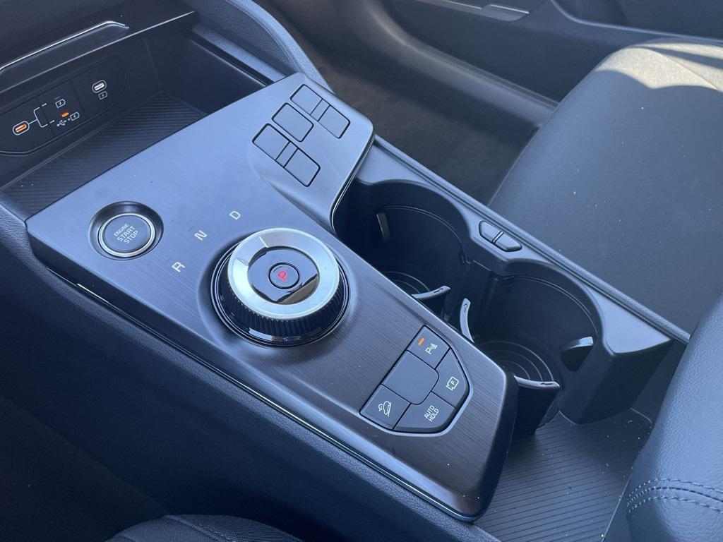 new 2026 Kia Sportage Hybrid car, priced at $32,095