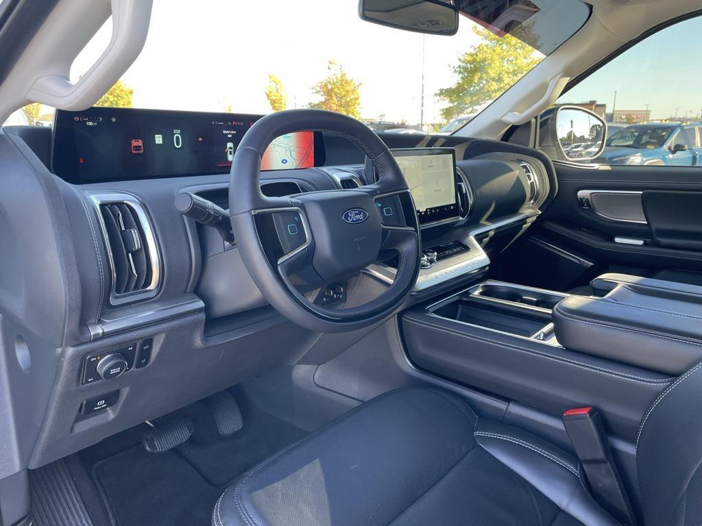 used 2025 Ford Expedition car, priced at $73,068