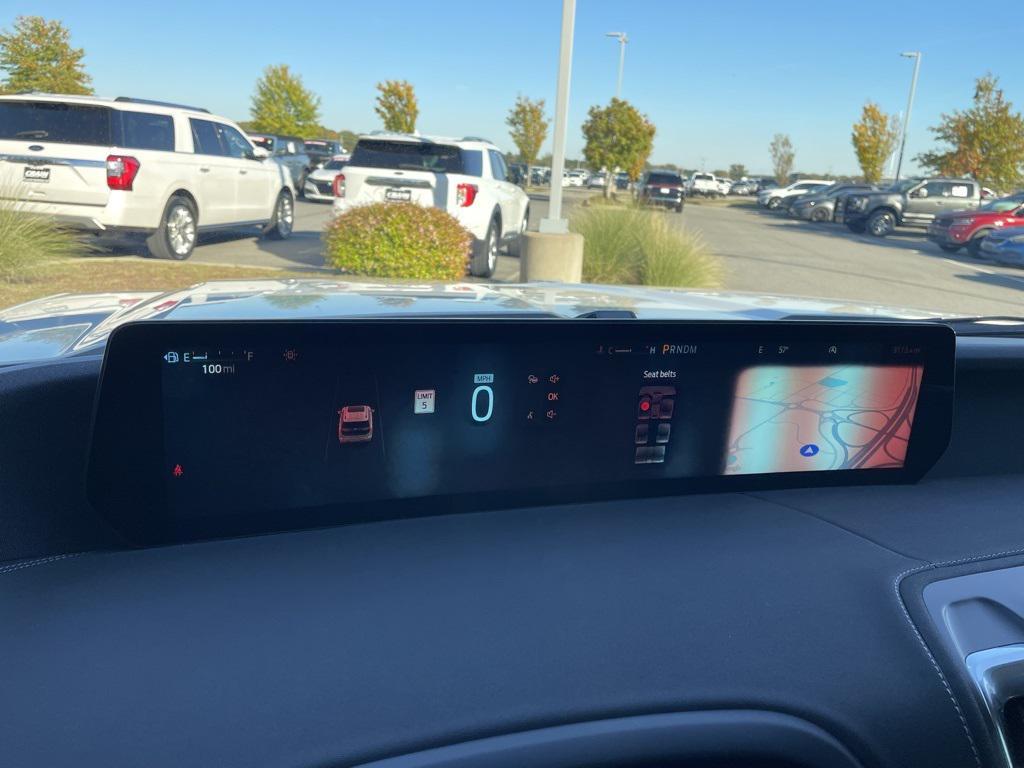 used 2025 Ford Expedition car, priced at $73,068