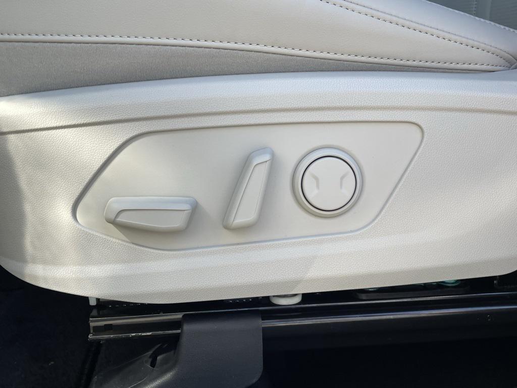new 2026 Kia Sorento car, priced at $38,140
