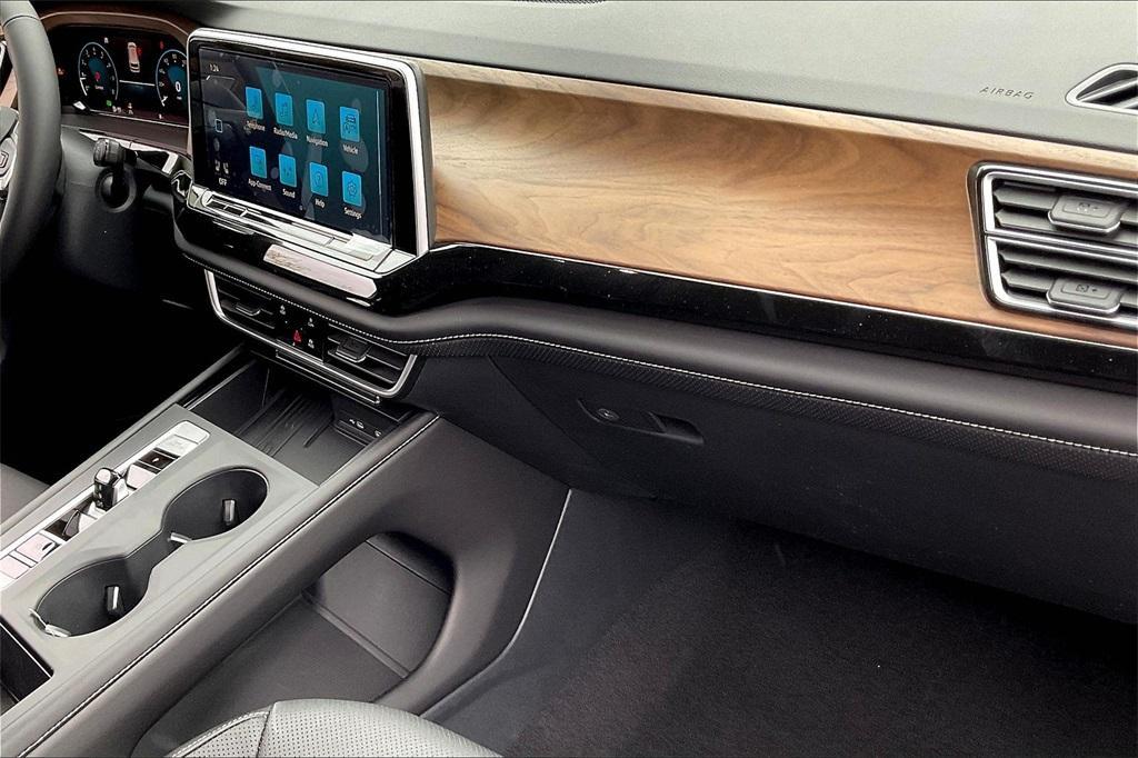 new 2025 Volkswagen Atlas car, priced at $40,077