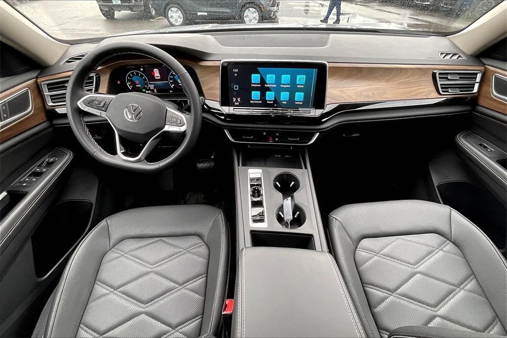 new 2025 Volkswagen Atlas car, priced at $40,077