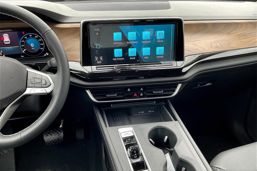 new 2025 Volkswagen Atlas car, priced at $40,077