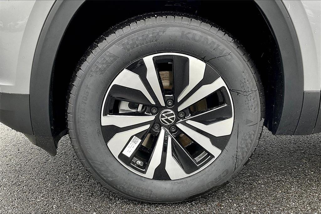 new 2025 Volkswagen Atlas car, priced at $40,077