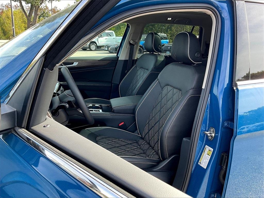 new 2025 Volkswagen Atlas car, priced at $50,729