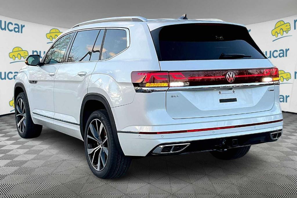 new 2025 Volkswagen Atlas car, priced at $52,688